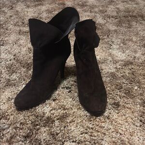 & Other Stories Black Heeled Boots Sleek Suede Design